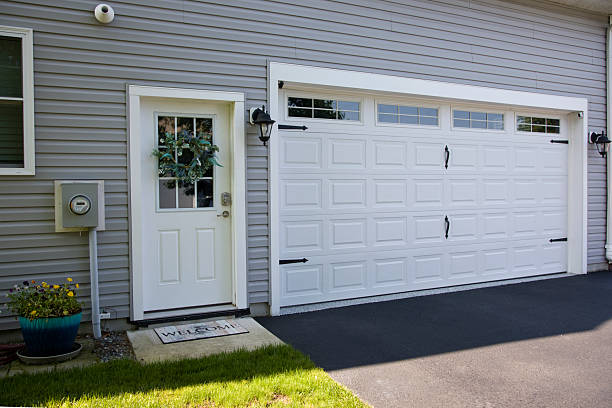 24/7 Emergency Garage Door Panel Replacement experts in Webster County County, NE